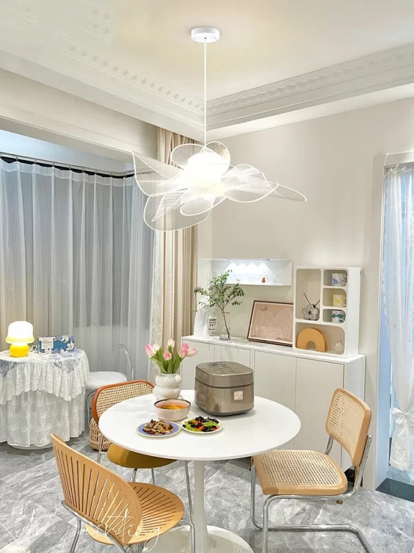 Modern and minimalist Italian restaurant chandeliers (14)