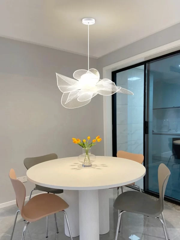 Modern and minimalist Italian restaurant chandeliers (18)