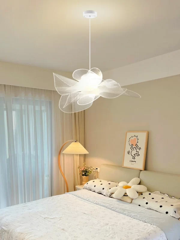 Modern and minimalist Italian restaurant chandeliers (4)